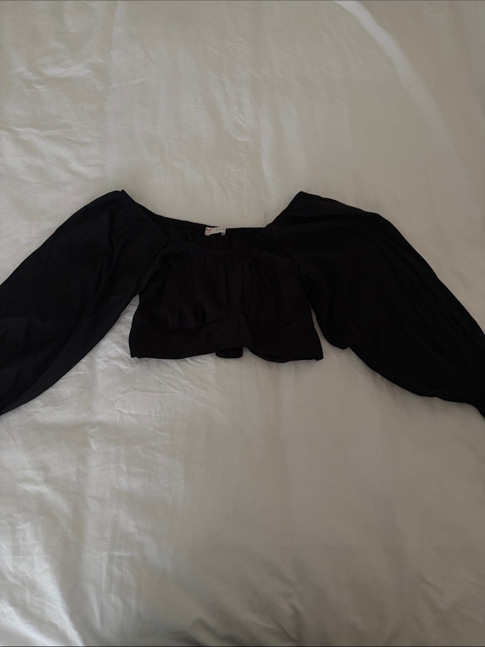 Women’s Black Off-Shoulder Long-Sleeve Crop Top